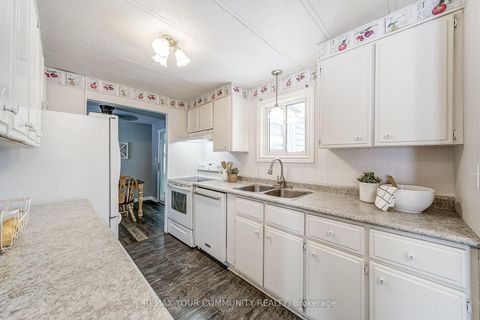 Photo 18 at 20 Geneva Court, Sutton & Jackson's Point, Georgina