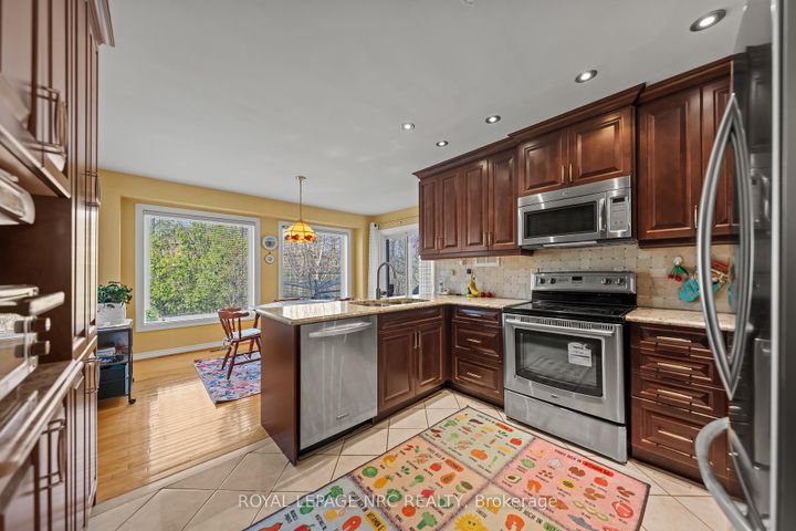 Photo 12 at 2133 Grand Boulevard, JC Joshua Creek, Oakville