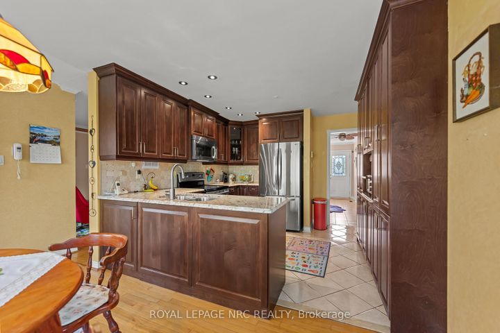 Photo 13 at 2133 Grand Boulevard, JC Joshua Creek, Oakville