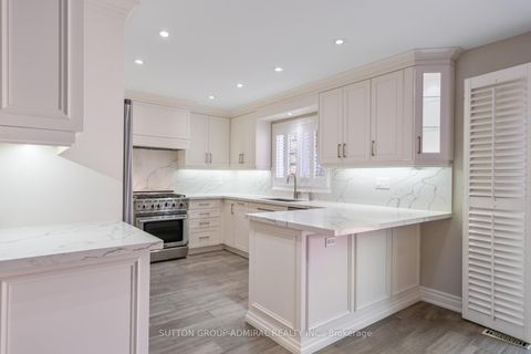 Photo 8 at 150 Rockwood Crescent, Beverley Glen, Vaughan