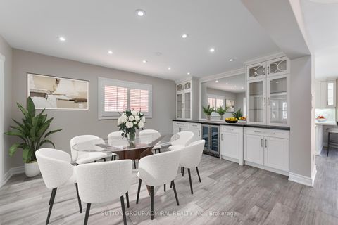 Photo 12 at 150 Rockwood Crescent, Beverley Glen, Vaughan