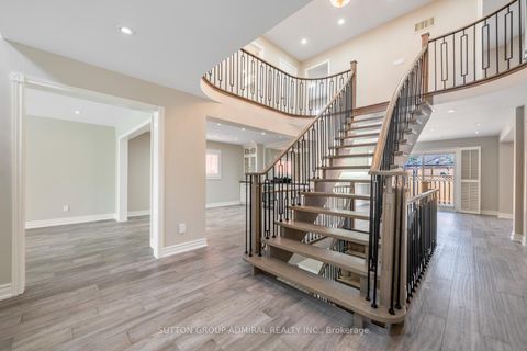 Photo 16 at 150 Rockwood Crescent, Beverley Glen, Vaughan