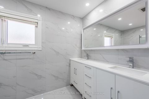 Photo 22 at 150 Rockwood Crescent, Beverley Glen, Vaughan