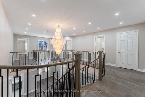 Photo 24 at 150 Rockwood Crescent, Beverley Glen, Vaughan