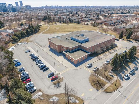 Photo 42 at 150 Rockwood Crescent, Beverley Glen, Vaughan