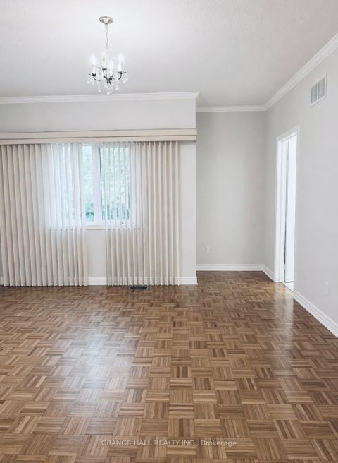 Photo 13 at 203 Starling Boulevard, Vellore Village, Vaughan