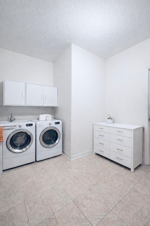 Photo 17 at 203 Starling Boulevard, Vellore Village, Vaughan