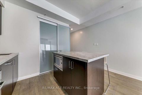 Photo 14 at 206 - 1960 Queen Street, The Beaches, Toronto