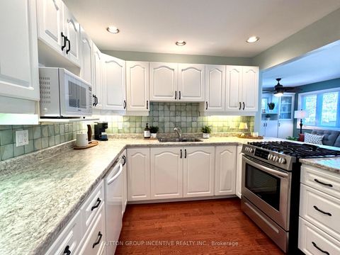 Photo 10 at 3 Melody Lane, Sutton & Jackson's Point, Georgina