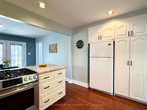 Photo 11 at 3 Melody Lane, Sutton & Jackson's Point, Georgina