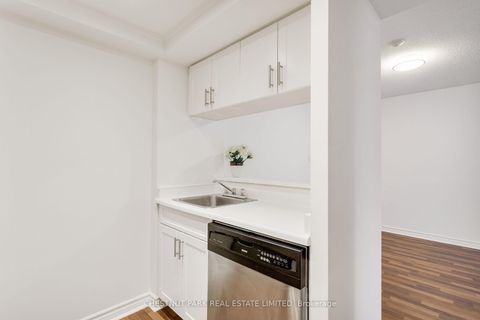Photo 10 at 1408 - 1001 Bay Street, Bay Street Corridor, Toronto