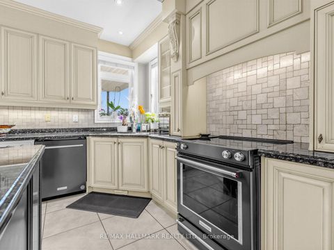 Photo 6 at 69 B Elm Grove Avenue, Oak Ridges, Richmond Hill