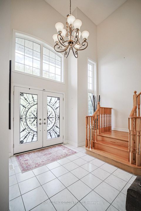 Photo 5 at 31 Burnhaven Avenue, Maple, Vaughan