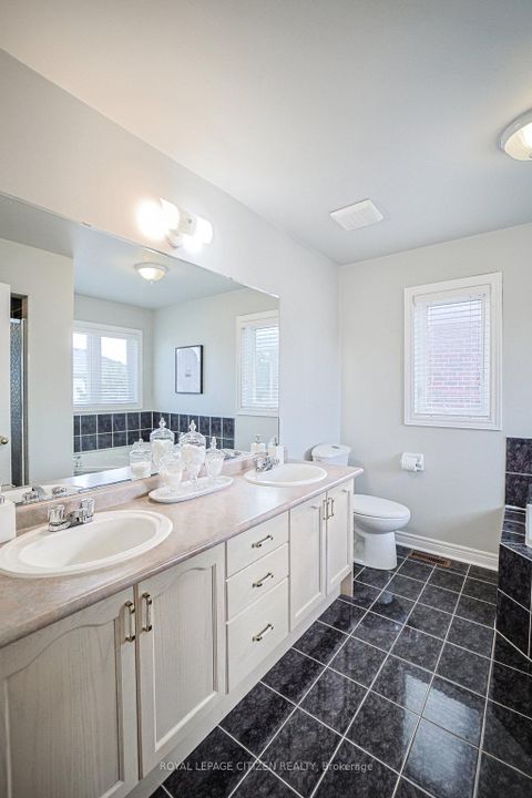 Photo 25 at 31 Burnhaven Avenue, Maple, Vaughan