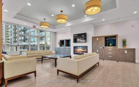 Photo 3 at 318 - 372 Highway 7, Doncrest, Richmond Hill