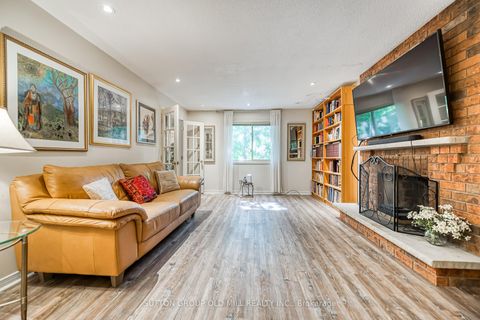 Photo 4 at 267 Aurora Heights Drive, Aurora Heights, Aurora