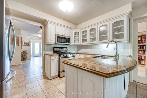 Photo 7 at 267 Aurora Heights Drive, Aurora Heights, Aurora