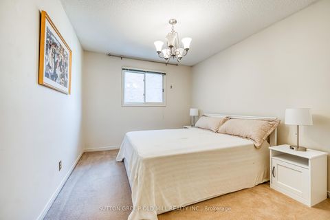 Photo 11 at 267 Aurora Heights Drive, Aurora Heights, Aurora