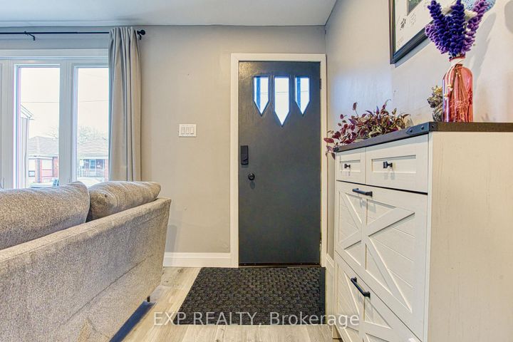 Photo 5 at 352 Fairfield Avenue, Homeside, Hamilton