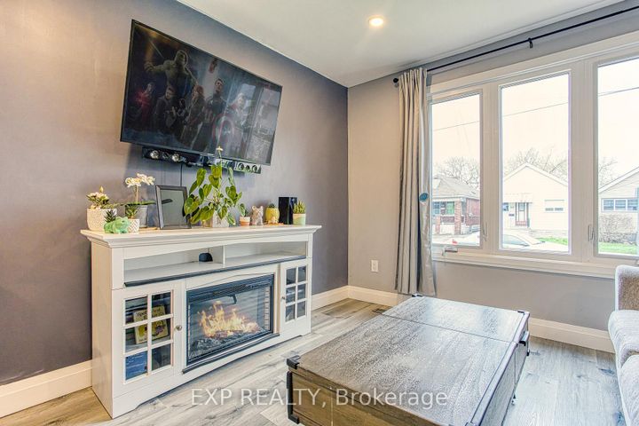 Photo 8 at 352 Fairfield Avenue, Homeside, Hamilton