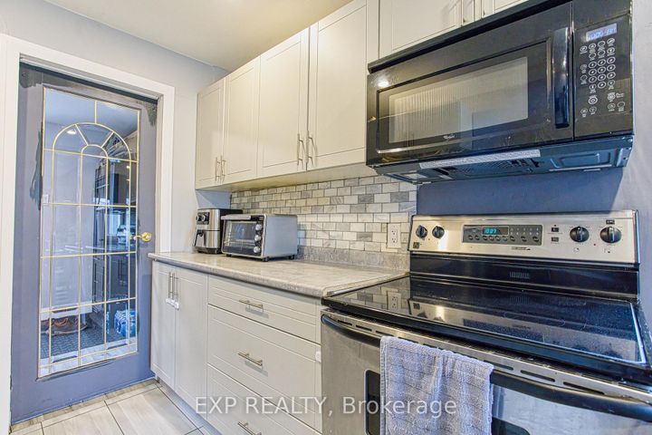 Photo 12 at 352 Fairfield Avenue, Homeside, Hamilton