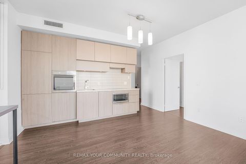 Photo 6 at 1108 - 8 Eglinton Avenue, Mount Pleasant West, Toronto