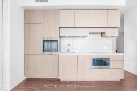 Photo 7 at 1108 - 8 Eglinton Avenue, Mount Pleasant West, Toronto