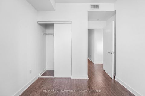Photo 13 at 1108 - 8 Eglinton Avenue, Mount Pleasant West, Toronto