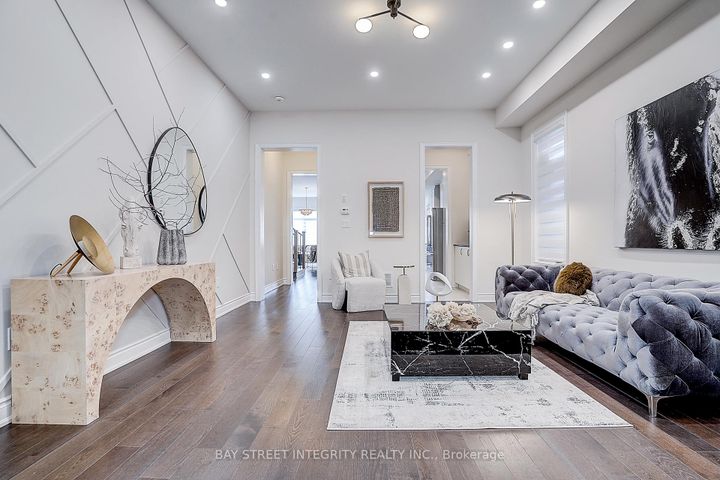 Photo 1 at 38 Settlers Road E, GO Glenorchy, Oakville