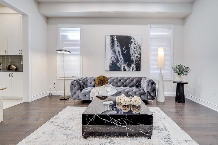 Photo 3 at 38 Settlers Road E, GO Glenorchy, Oakville