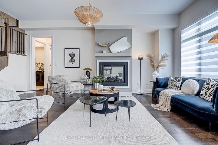 Photo 4 at 38 Settlers Road E, GO Glenorchy, Oakville