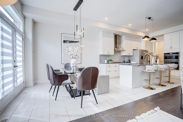 Photo 8 at 38 Settlers Road E, GO Glenorchy, Oakville