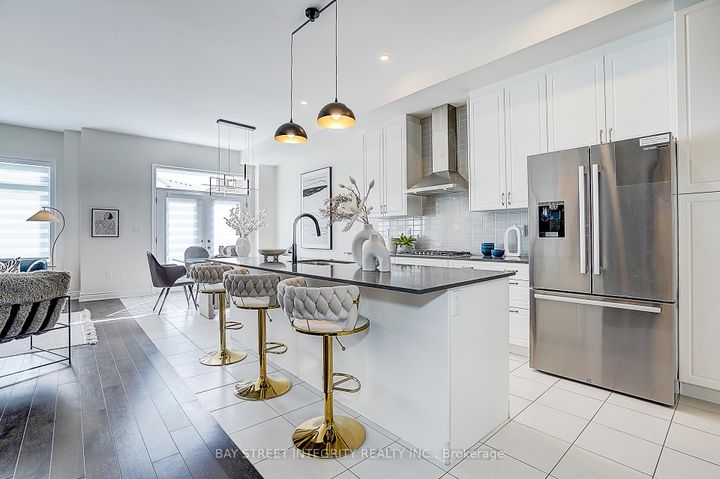 Photo 9 at 38 Settlers Road E, GO Glenorchy, Oakville