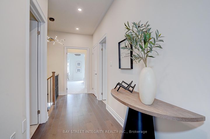 Photo 25 at 38 Settlers Road E, GO Glenorchy, Oakville