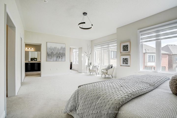 Photo 26 at 38 Settlers Road E, GO Glenorchy, Oakville