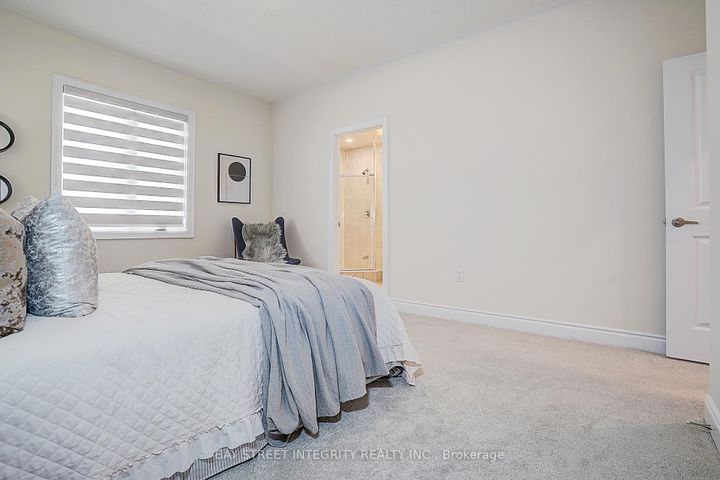 Photo 33 at 38 Settlers Road E, GO Glenorchy, Oakville