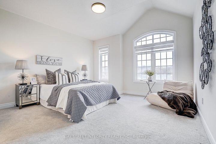 Photo 39 at 38 Settlers Road E, GO Glenorchy, Oakville