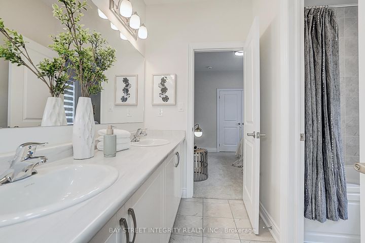 Photo 42 at 38 Settlers Road E, GO Glenorchy, Oakville