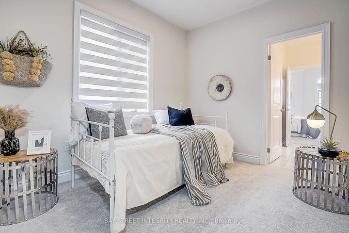 Photo 45 at 38 Settlers Road E, GO Glenorchy, Oakville