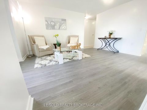 Photo 11 at 902 - 22 Olive Avenue, Willowdale East, Toronto