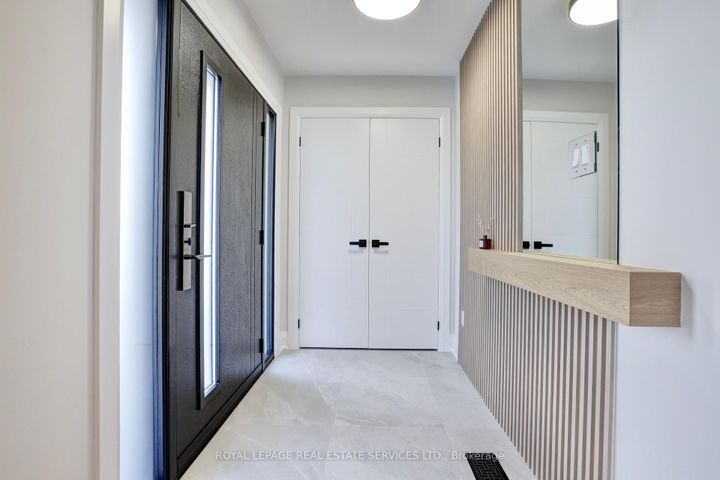 Photo 2 at 91 Forestgate Drive, Fessenden, Hamilton