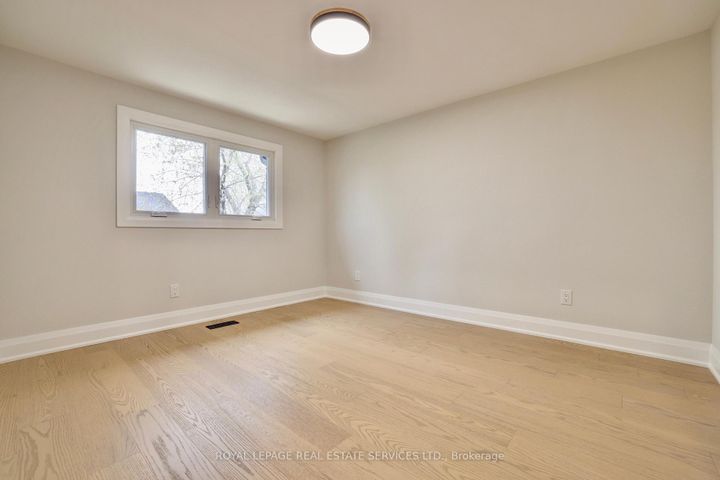 Photo 24 at 91 Forestgate Drive, Fessenden, Hamilton