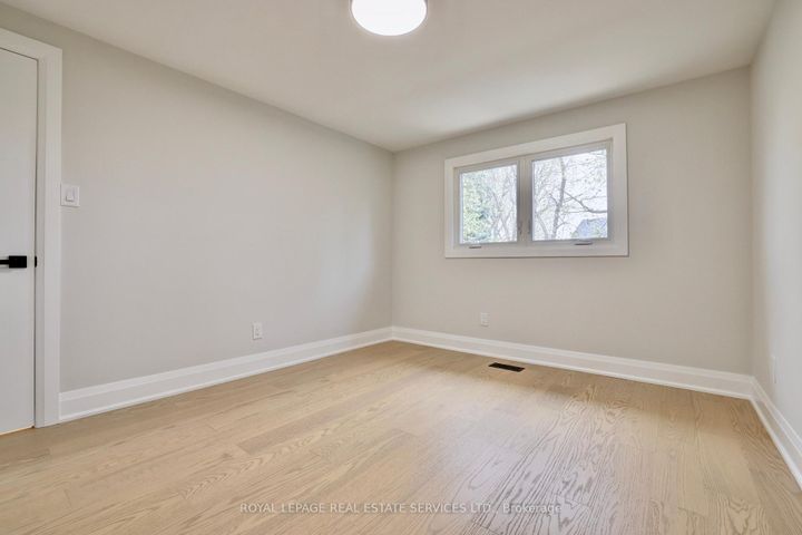 Photo 25 at 91 Forestgate Drive, Fessenden, Hamilton