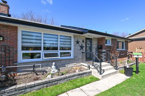 Photo 1 at 522 Rosmere Street, McLaughlin, Oshawa