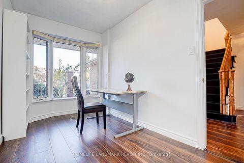 Photo 4 at 104 Tanjoe Crescent, Newtonbrook West, Toronto