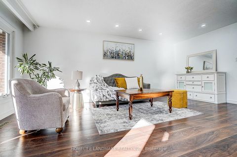 Photo 11 at 104 Tanjoe Crescent, Newtonbrook West, Toronto