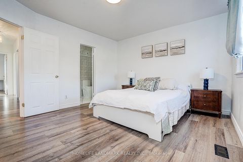 Photo 22 at 104 Tanjoe Crescent, Newtonbrook West, Toronto