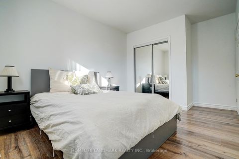 Photo 26 at 104 Tanjoe Crescent, Newtonbrook West, Toronto