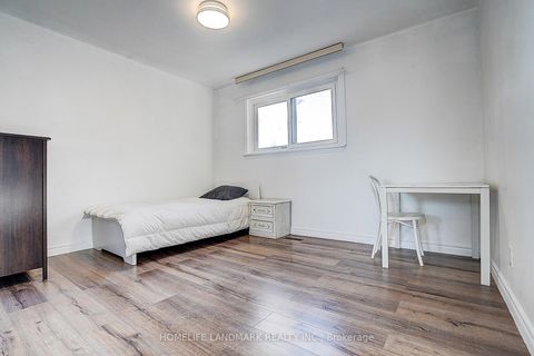 Photo 27 at 104 Tanjoe Crescent, Newtonbrook West, Toronto