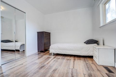 Photo 28 at 104 Tanjoe Crescent, Newtonbrook West, Toronto